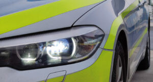 15-jähriger auf offener straße niedergestochen Polizei symbolbild