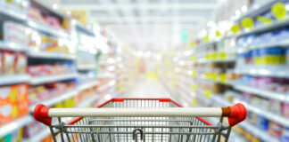 Einkaufen | shutterstock 1688252332