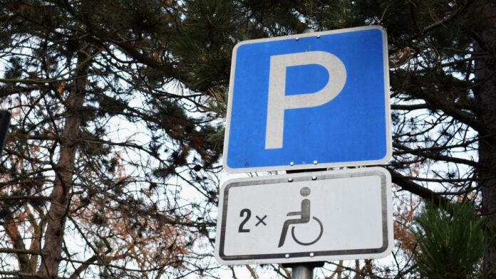 Behindertenparkplatz
