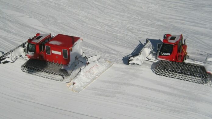 Schneepflug, Pistenraupe