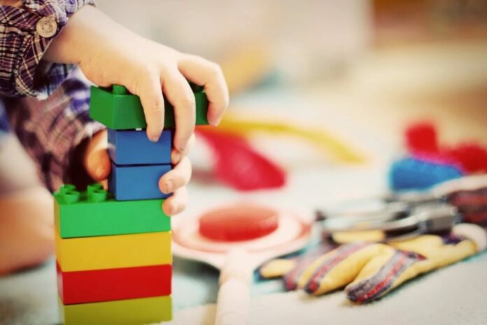 Kinder, Spielen