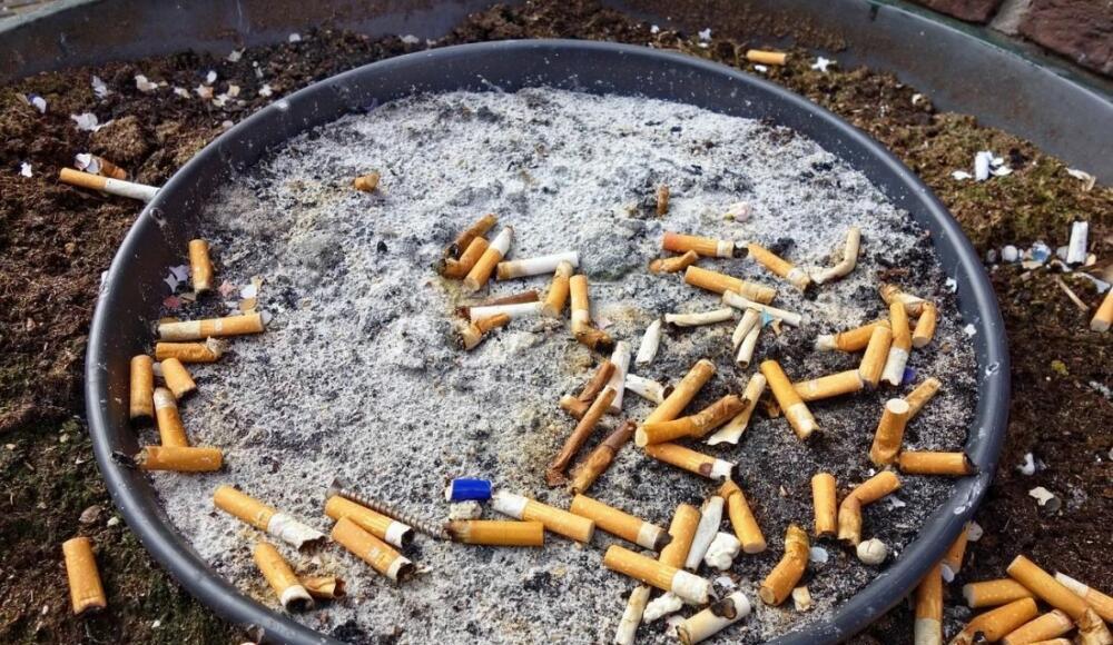 Rauchen, Zigaretten, Aschenbecher Rauchen, Zigaretten, Aschenbecher