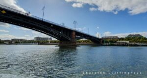Mehrwöchige brückenprüfung der theodor-heuss-brücke Theodor-heus-brücke