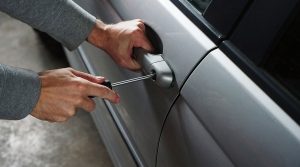 L414 rheinhessen | 20-jähriger knallt alkoholisiert gegen baum