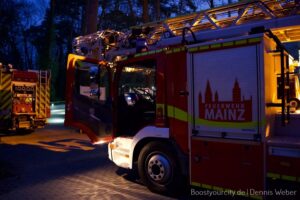 Großeinsatz der feuerwehr in der mainzer oberstadt Einsatzfahrzeuge, feuerwehr mainz
