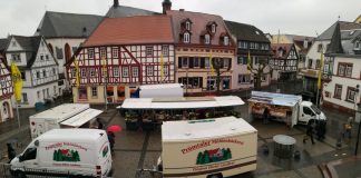 StadtOpp Wochenmarkt 2 by Rainer Ebling 900x426 1 rotated
