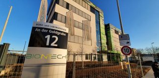 2021 02 28 17.23.17 thorsten luettrnghaus biontech mainz scaled e1614601133920