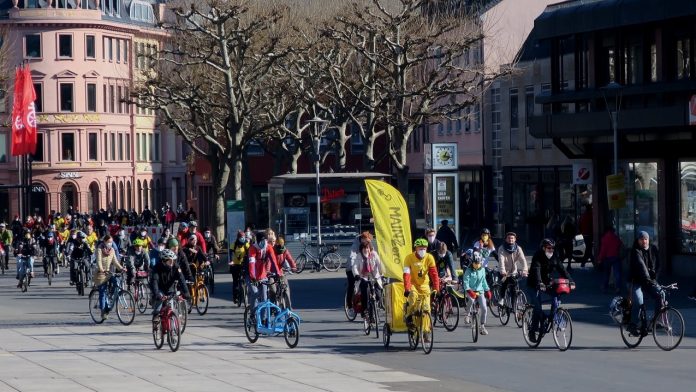 20210228 Raddemo Gutenbergplatz e1614669157495