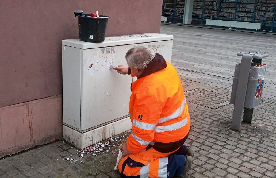 21 03 02 Reinigungsaktion Innenstadt Ruesselsheim Aufkleber 900x600 1 e1614716182206