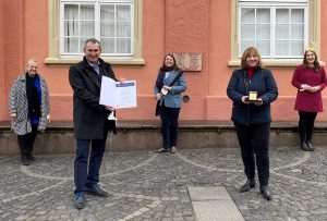 Junge frau in wiesbaden sexuell belästigt