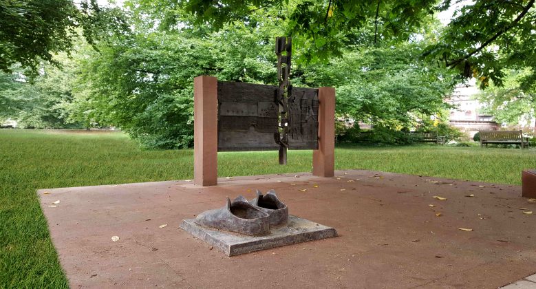 Luthers grosse Schuhe c eichfelder scaled e1616158138815