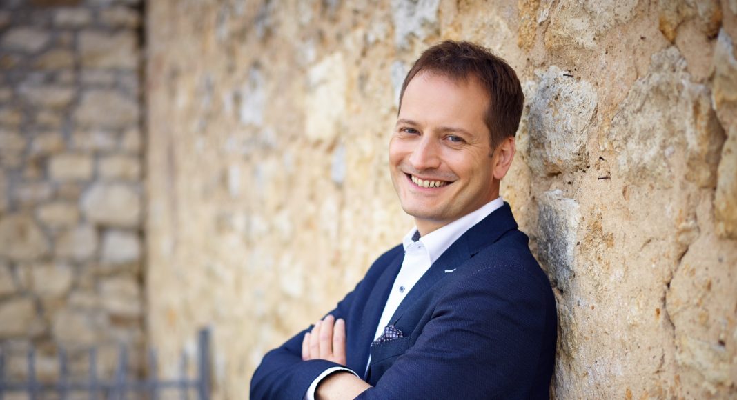 Pressebild Manuel Hoeferlin MdB Querformat e1615306077565