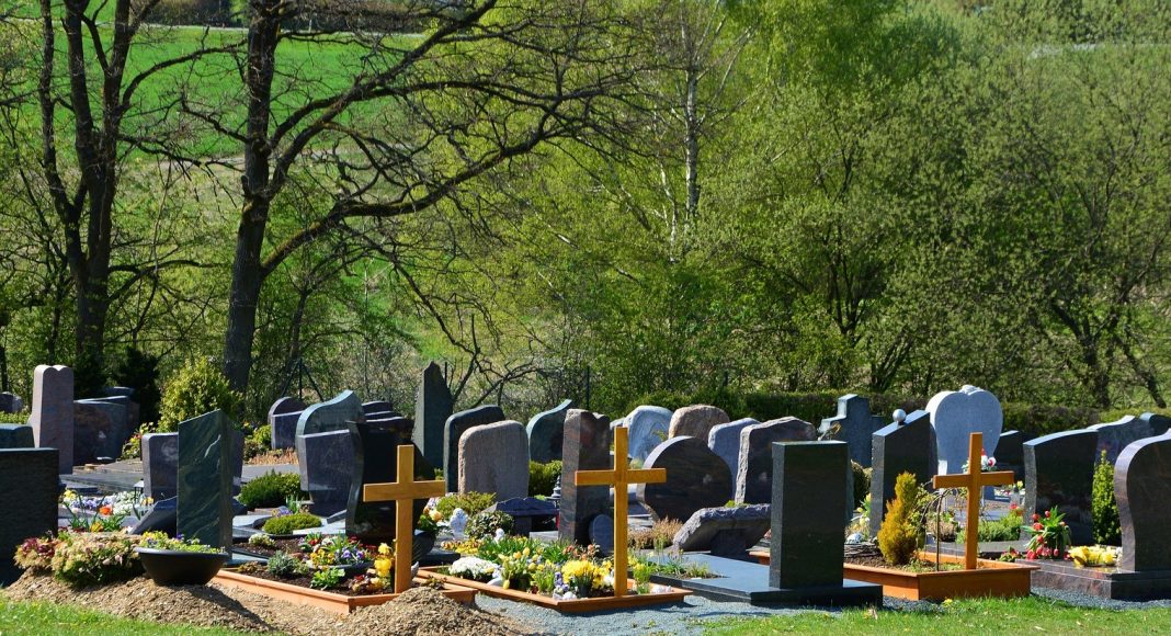 cemetery 2246071 1920 e1615894923775