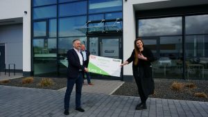 Großzügige spende der firma emtron electronic in riedstadt Csm soz tafel spende emtron 0c62164203 1000x563 1