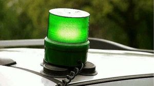 Gruenes blinklicht fuer angehoerige der freiwilligen feuerwehr und anderer rettungsorganisationen 1614887671 desktop