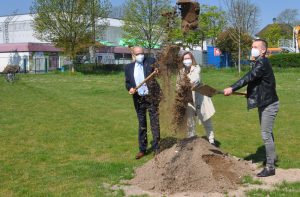 Erster spatenstich für die interims-sporthalle in groß-gerau 210428 spatenstich interimshalle dsc 0015 bearbeitet e1619682575255