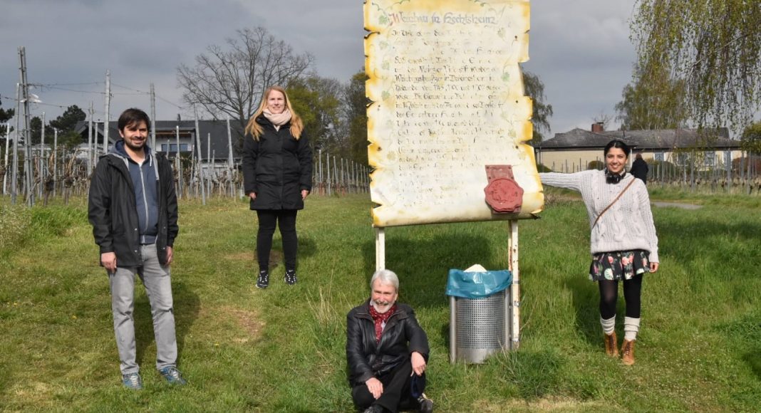 Foto PM Endlich Muelleimer fuer das Kirchenstueck e1618917415415