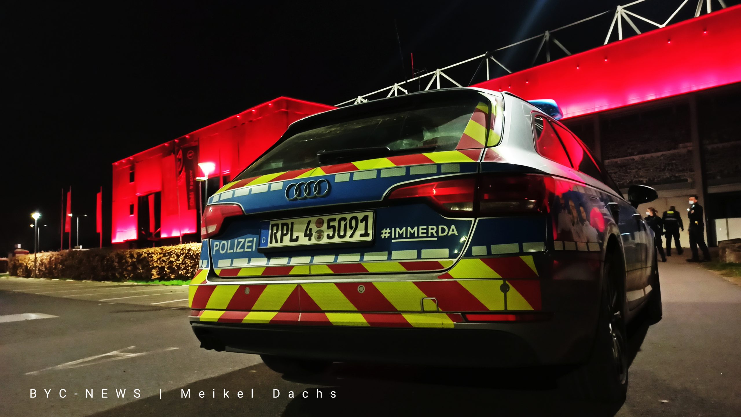 Fahndung mit polizeihubschrauber an der opel-arena in mainz