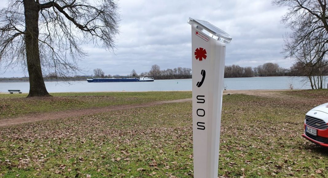 Notrufsaeule Rheinstrand Oppenheim April2021 e1618303388172