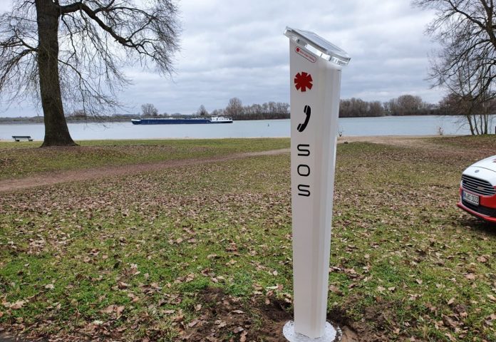 Notrufsaeule Rheinstrand Oppenheim April2021 e1618303388172