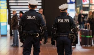 Deutsche polizeigewerkschaft zu den geplanten 3g-regeln im zugverkehr Polizei bahnhof