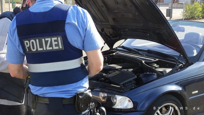 Symbolbild: Polizeikontrolle