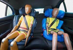 Wichtiger hinweis vom adac zu kindersitzen im auto Kindersicherheit kopfstuetze 1 download scaled e1617632150959