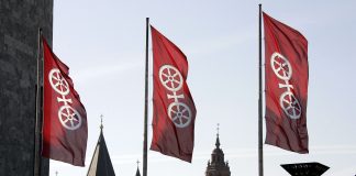 pan011 fahnen und dom 1 scaled e1618923160941