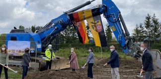 F 2105 Spatenstich 1