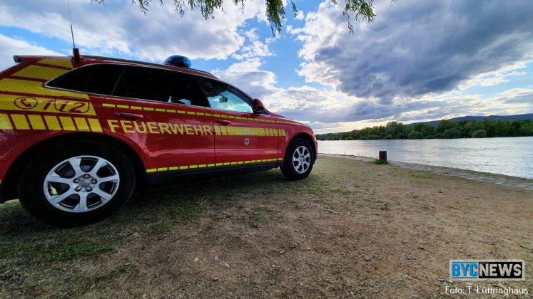 Feuerwehreinsatz am rhein in heidesheim 4