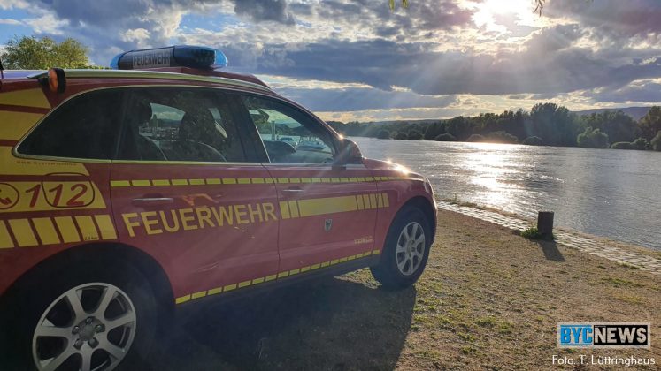 Feuerwehreinsatz am rhein in heidesheim 5