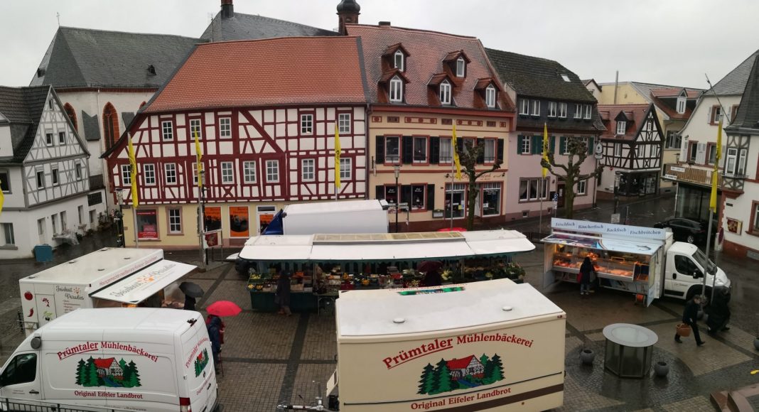 StadtOpp Wochenmarkt 2 by Rainer Ebling
