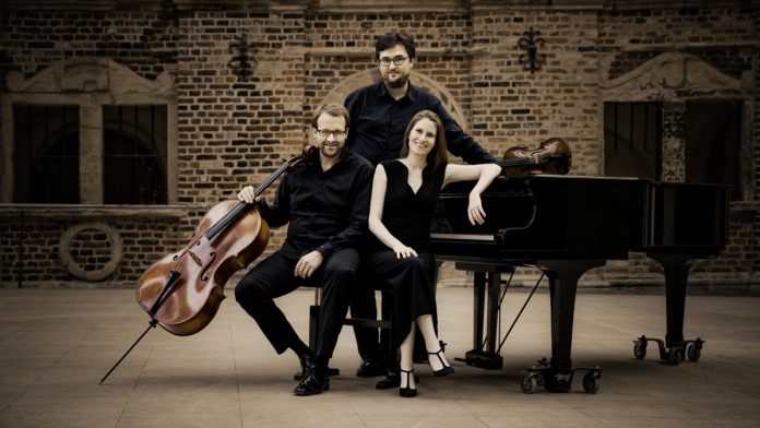 Topthema 20210521 morgenstern trio  2015 11  03