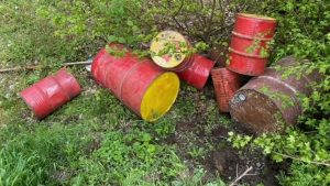 Zeuge beobachtet illegale entsorgung von ölfässern bei bad kreuznach Whatsapp image 2021 05 16 at 23. 05. 03