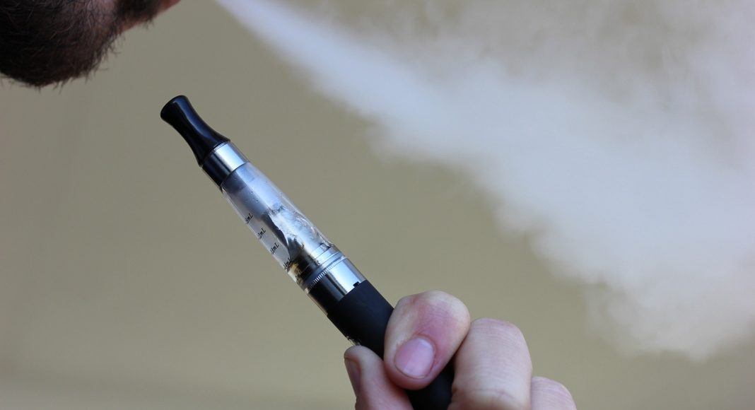 e cigarette 1301664 1920 e cigarette 1301664 1920