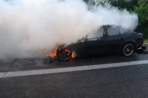 Fahrzeugbrand auf der autobahn a5 bei mörfelden Img 3121