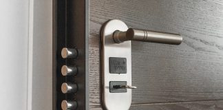 door 1089560 960 720