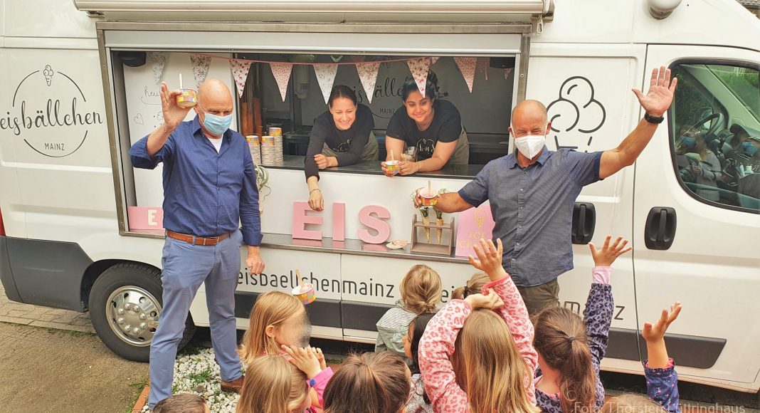 2021 07 14 08.56.47 thorsten luettringhaus nackenheim eisaktion hvv buergermeister