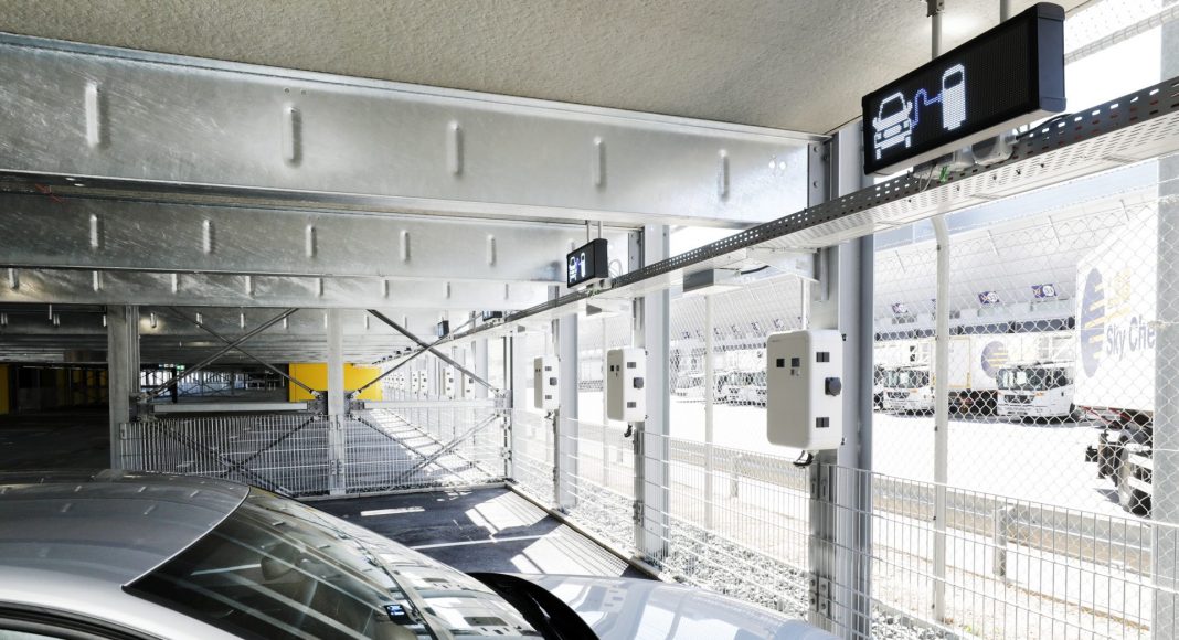 2021 07 01 PM Fraport eroeffnet neues Parkhaus in Gateway Gardens 1