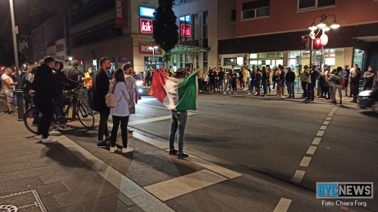 Fazit zum autokorso in mainz nach dem em-halbfinal-sieg von italien Autokorso mainz italien em10