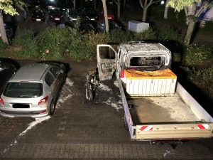 Toten sohn und schwerverletzten ehemann in wohnung in mörfelden-walldorf aufgefunden