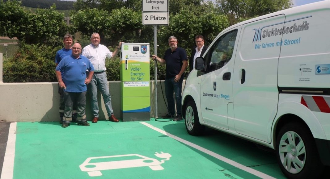 Topthema 20210702 EinweihungLadesaeule