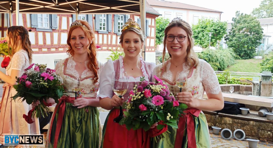 Weinkoenigin Hochheim0