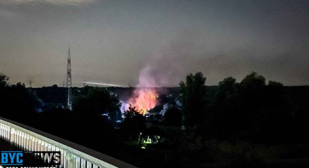 6D906CEE 899A 4A68 A4E9 8BDB540F6DB0 6D906CEE 899A 4A68 A4E9 8BDB540F6DB0