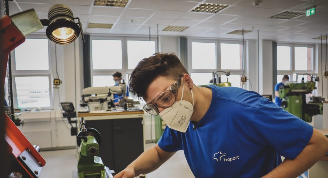 2021 08 30 Ausbildungsstart am Flughafen Frankfurt