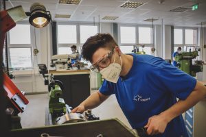 Karrierestart am flughafen frankfurt - bewerbungsfrist für den ausbildungsstart 2022 2021 08 30 ausbildungsstart am flughafen frankfurt