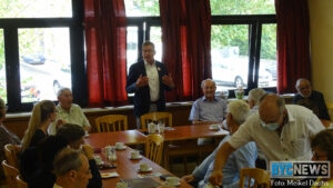 Verkehrsunfall mit eingeklemmter person in mörfelden-walldorf