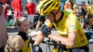 Alle teilnehmer der amazon-comedyserie "lol: last one laughing" - dritte staffel bereits in planung