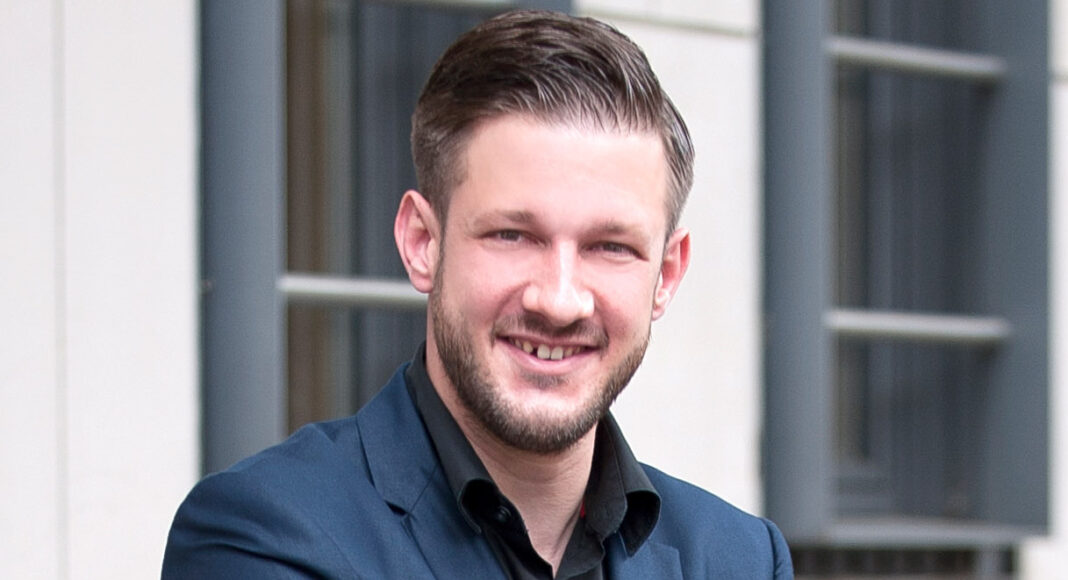 steven wink pm 1 e1632400965478