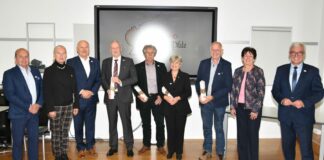 20211004 Ehrung Sport Obelisk 1